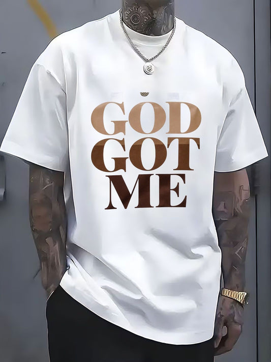 [Plus Size Graphic Tee] White Short-Sleeved Men's Plus Size Graphic T-Shirt - 'GOD GOT ME' Bold Gradient Print with Crown Emblem, Relaxed Fit, Casual Style, Ideal for Casual Attire, PLUS SIZE