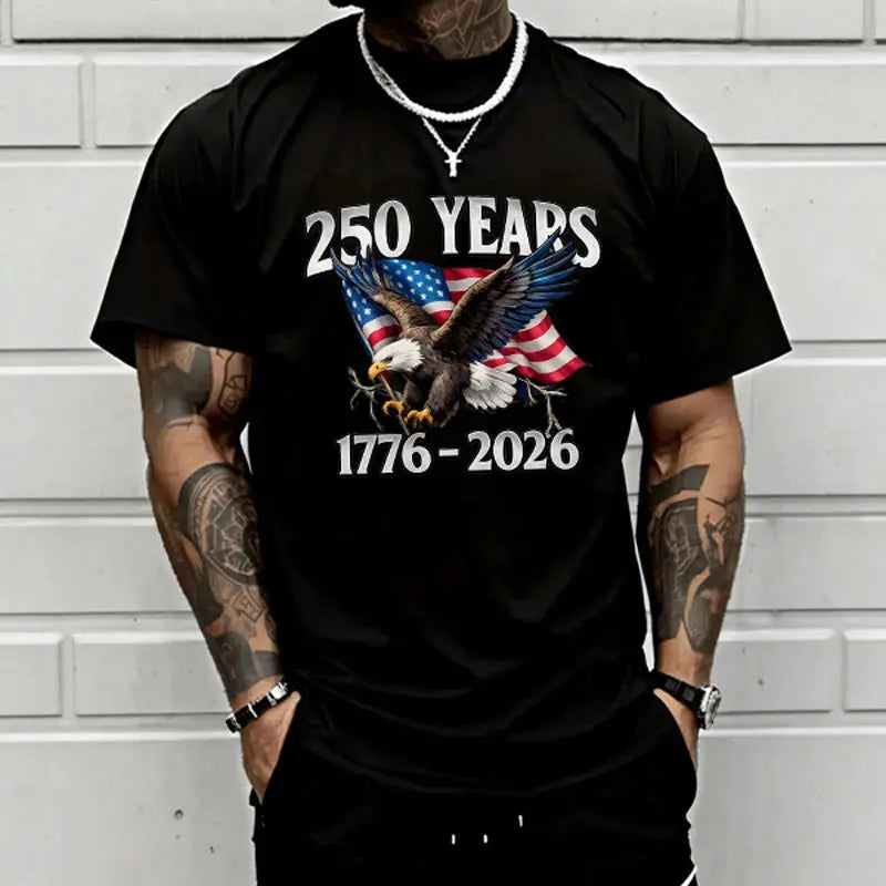 Men’s patriotic “250 Years 1776–2026” graphic T-shirt featuring an eagle and American flag print, short sleeves, casual streetwear style—ideal for Independence Day, patriotic activities, everyday casual wear, and summer outings.