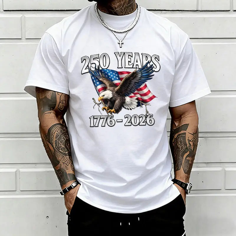 Men’s patriotic “250 Years 1776–2026” graphic T-shirt featuring an eagle and American flag print, short sleeves, casual streetwear style—ideal for Independence Day, patriotic activities, everyday casual wear, and summer outings.