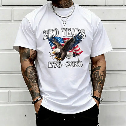 Men’s patriotic “250 Years 1776–2026” graphic T-shirt featuring an eagle and American flag print, short sleeves, casual streetwear style—ideal for Independence Day, patriotic activities, everyday casual wear, and summer outings.